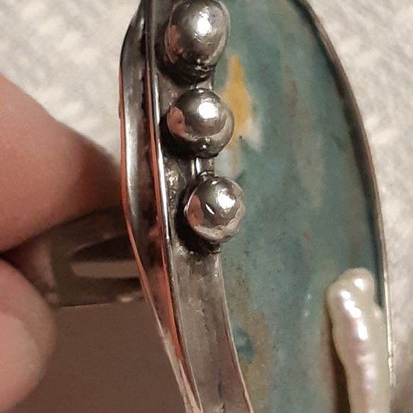 Handcrafted Ring with Biwa Pearl - Picture 2 of 8